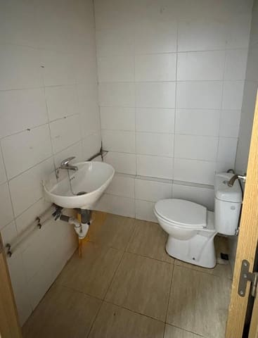 Commercial for rent in Centro ciudad, Fuengirola - € 950 (Ref: 9449937)