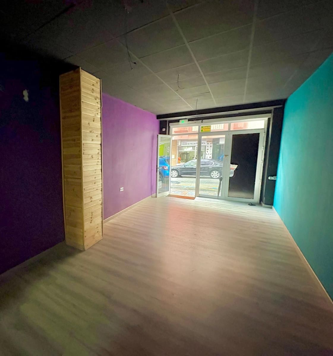 Commercial for rent in Fuengirola - € 950 (Ref: 9449937)