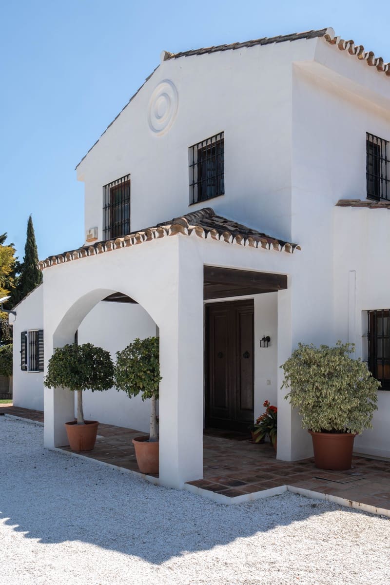 4 bedroom Villa for sale in Mijas Costa with pool - € 1,650,000 (Ref: 9452417)