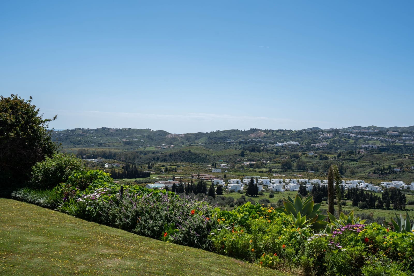 4 bedroom Villa for sale in Mijas Costa with pool - € 1,650,000 (Ref: 9452417)