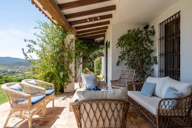 4 bedroom Villa for sale in Mijas Costa, Mijas with pool - € 1,650,000 (Ref: 9452417)