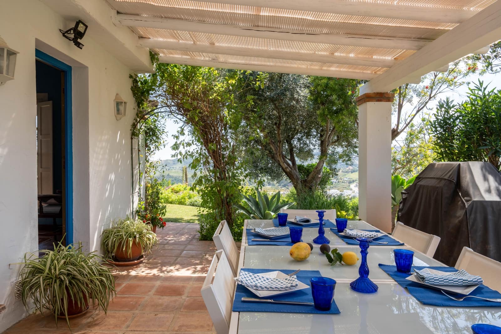 4 bedroom Villa for sale in Mijas Costa with pool - € 1,650,000 (Ref: 9452417)