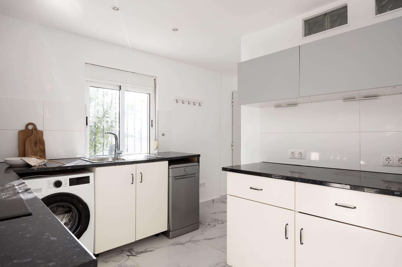 5 soveværelse Byhus til salg i Mijas Costa med swimmingpool - € 1.425.000 (Ref: 9453533)