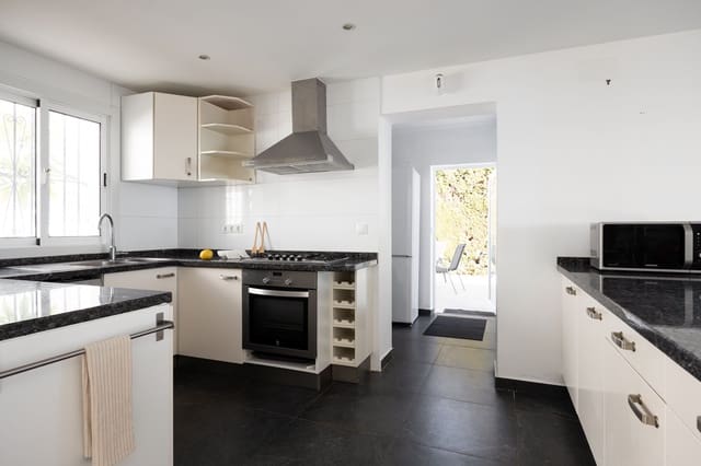 5 sypialnia Dom na sprzedaż w Mijas Costa, Mijas z basenem - 1 425 000 € (Ref: 9453533)