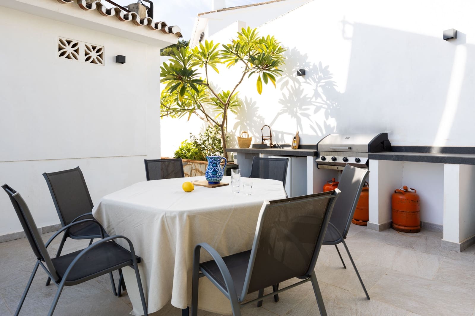 5 soveværelse Byhus til salg i Mijas Costa med swimmingpool - € 1.425.000 (Ref: 9453533)