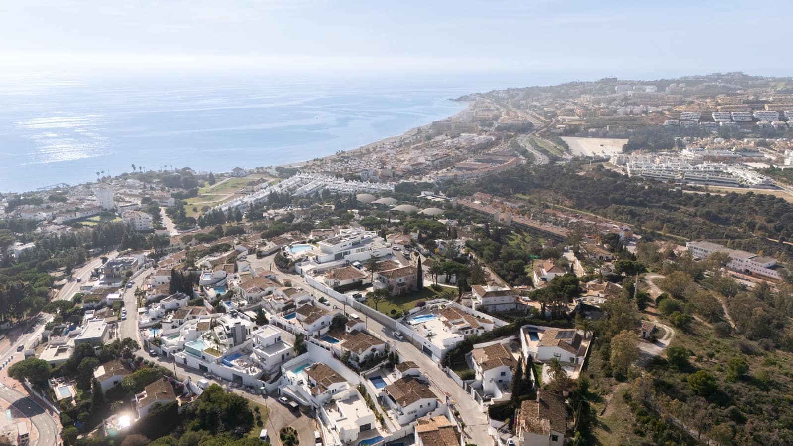 5 soveværelse Byhus til salg i Mijas Costa med swimmingpool - € 1.425.000 (Ref: 9453533)