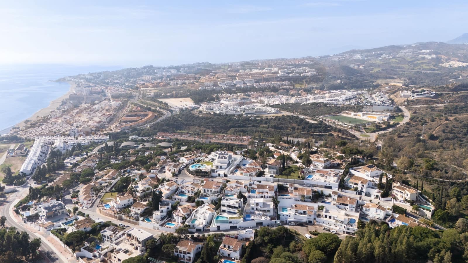 5 soveværelse Byhus til salg i Mijas Costa med swimmingpool - € 1.425.000 (Ref: 9453533)