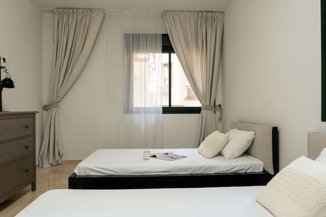 3 bedroom Apartment for sale in Nueva Atalaya, Estepona with pool - € 525,000 (Ref: 9454733)