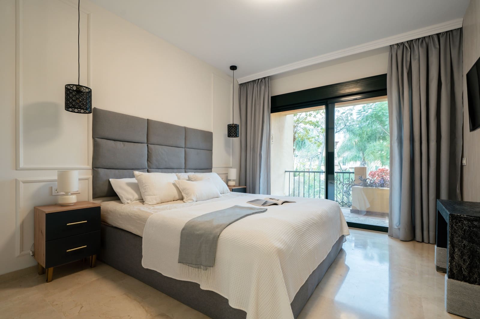 3 bedroom Apartment for sale in Estepona with pool - € 525,000 (Ref: 9454733)