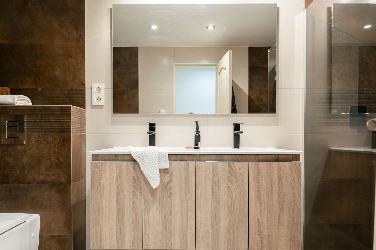 3 bedroom Apartment for sale in Estepona with pool - € 525,000 (Ref: 9454733)