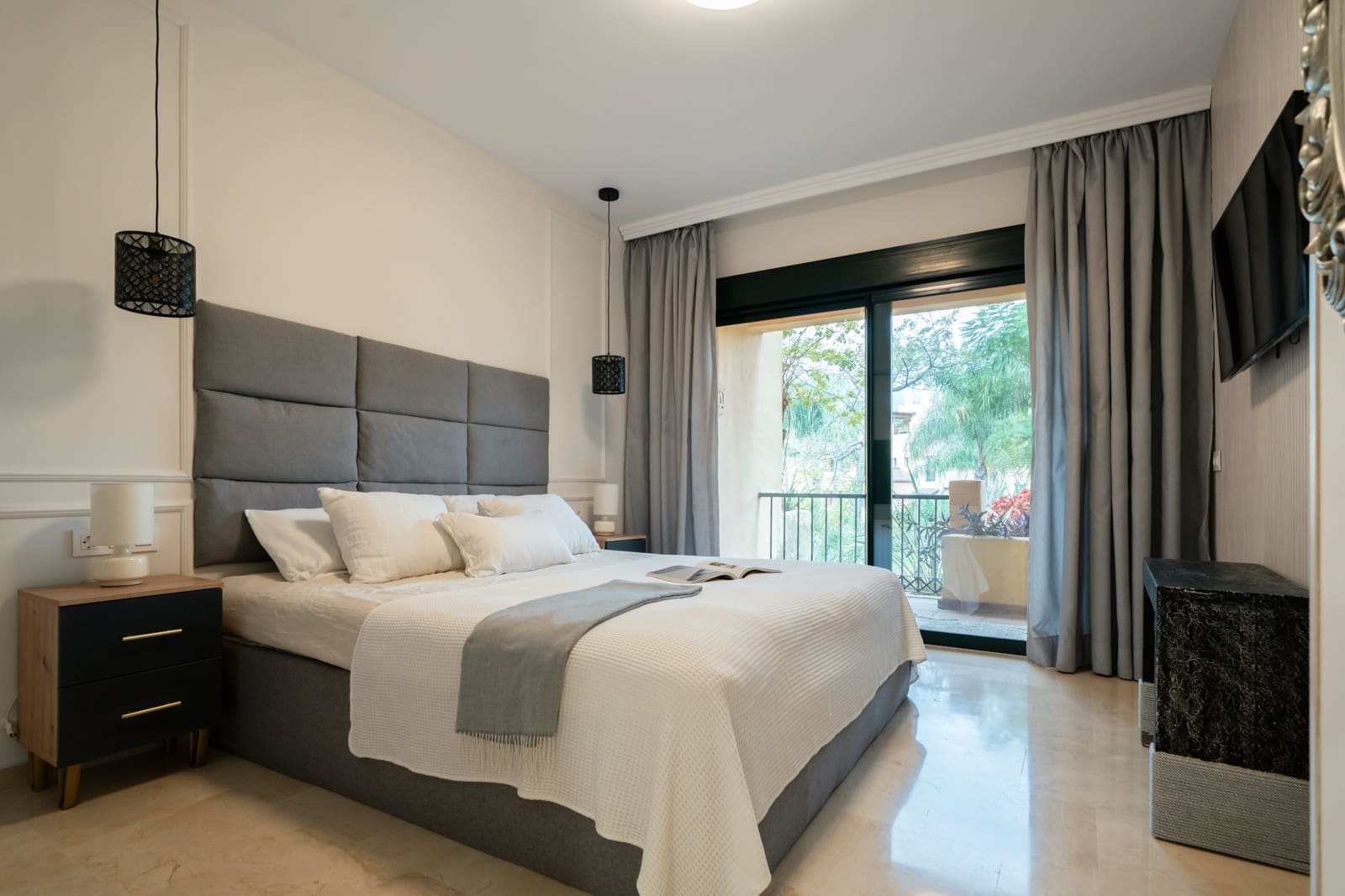 3 bedroom Apartment for sale in Estepona with pool - € 525,000 (Ref: 9454733)