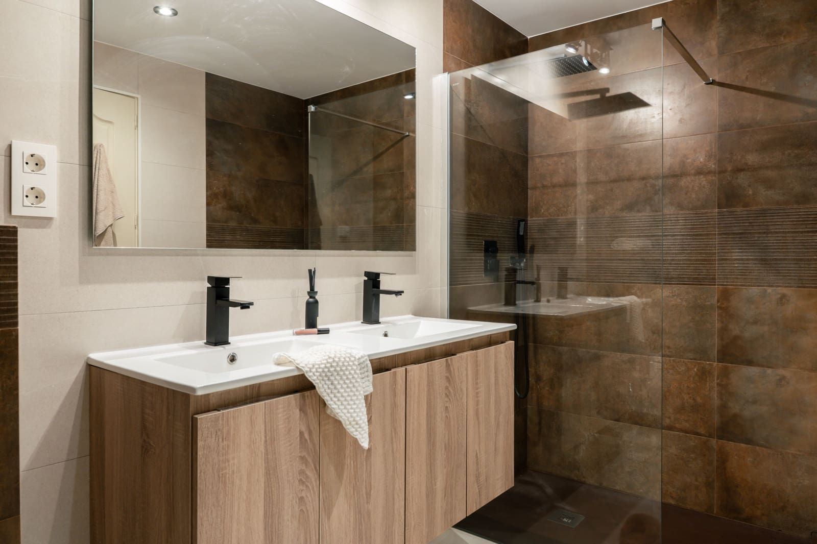 3 bedroom Apartment for sale in Estepona with pool - € 525,000 (Ref: 9454733)