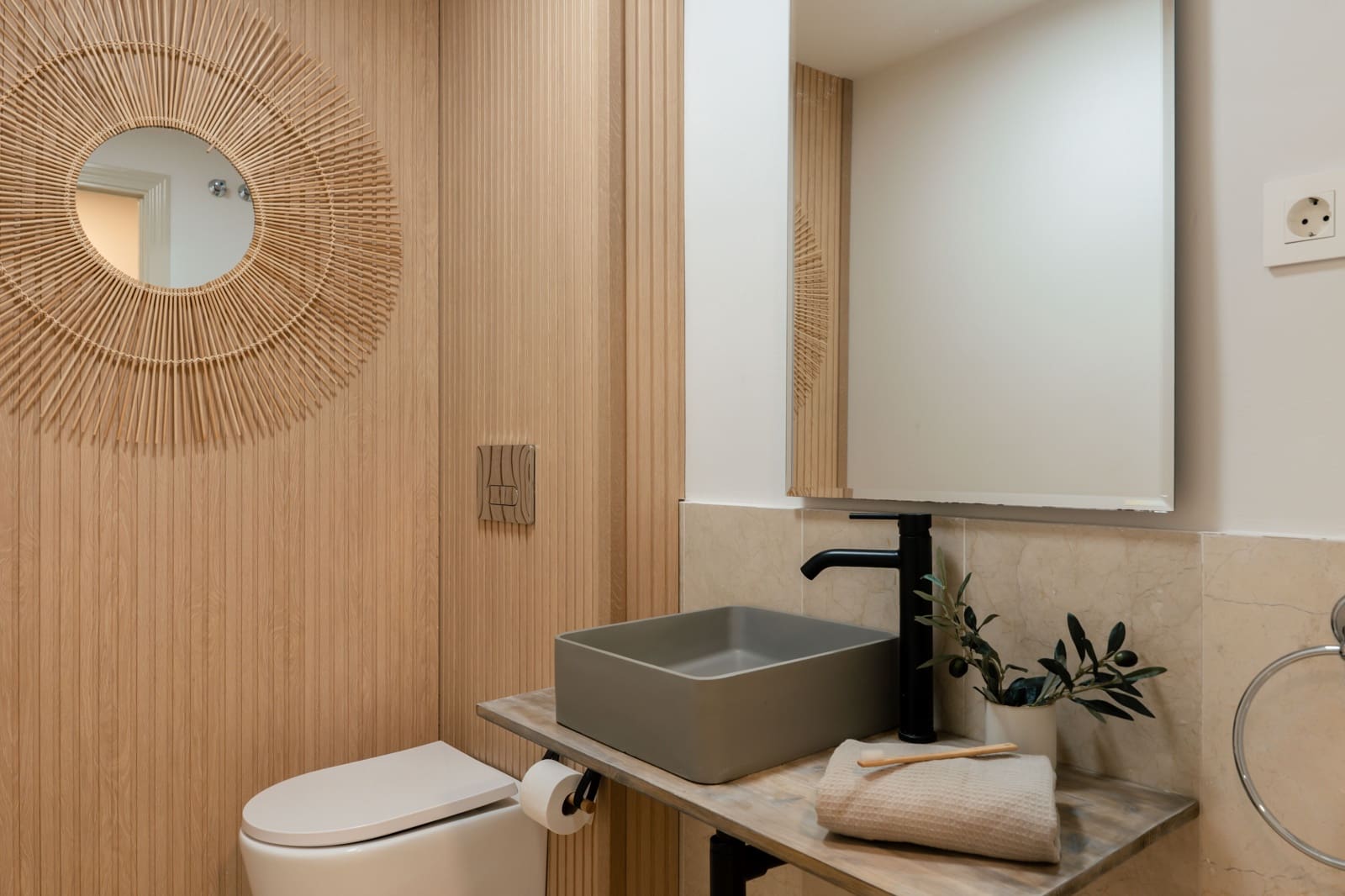 3 bedroom Apartment for sale in Estepona with pool - € 525,000 (Ref: 9454733)