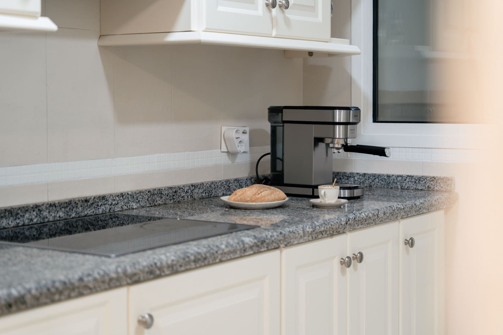 3 bedroom Apartment for sale in Estepona with pool - € 525,000 (Ref: 9454733)