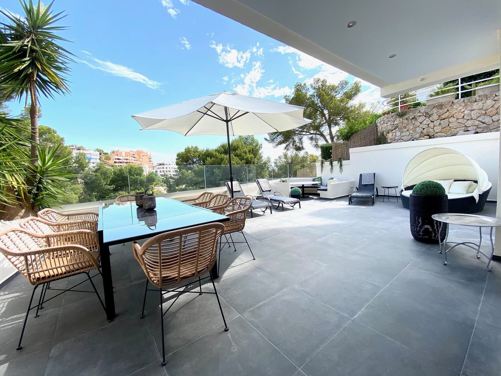 3 quarto Apartamento para arrendar em Calvia com piscina - 2 800 € (Ref: 9454735)