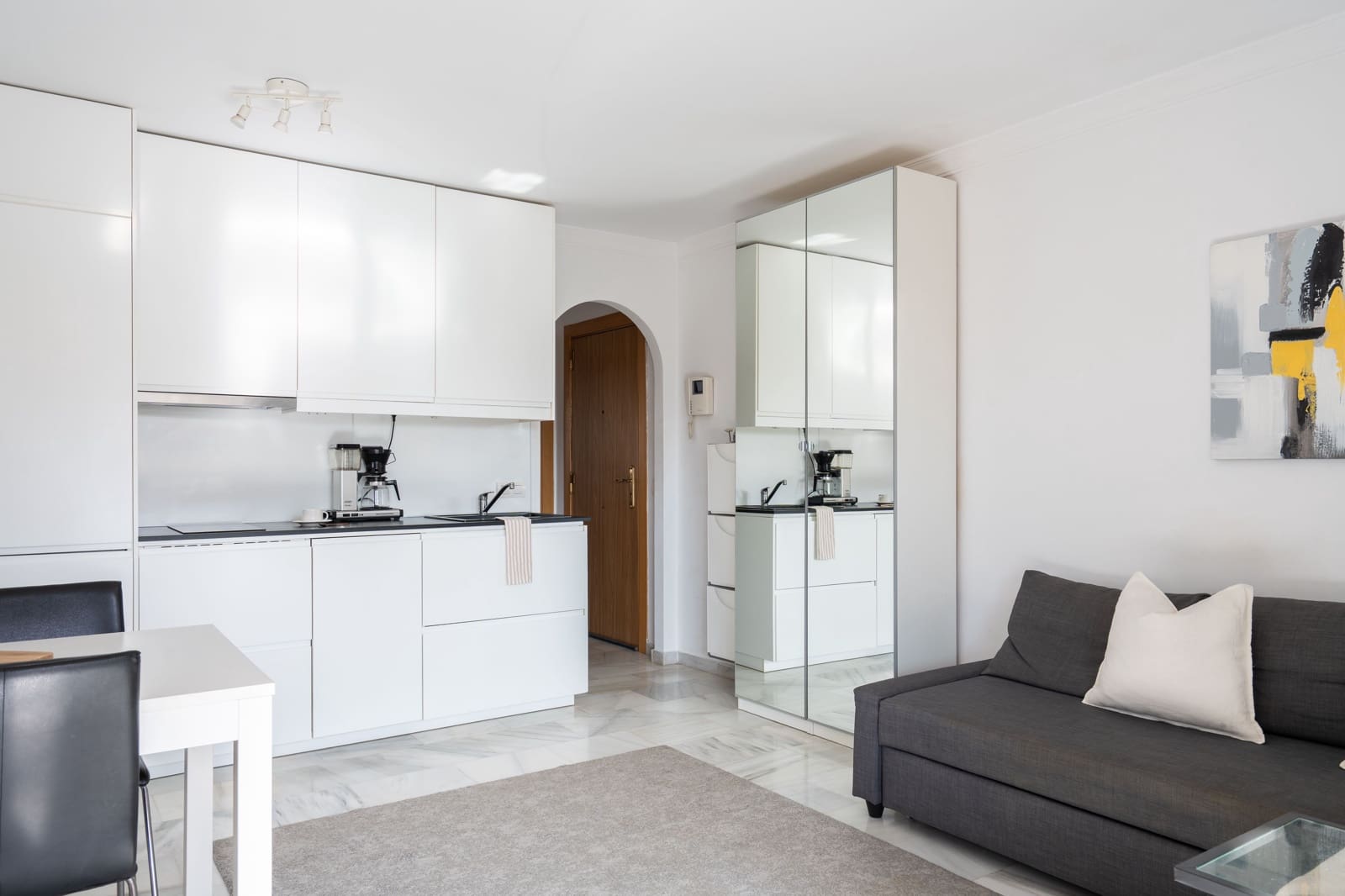 Huoneisto myytävänä paikassa Fuengirola mukana uima-altaan - 285 000 € (Ref: 9454736)