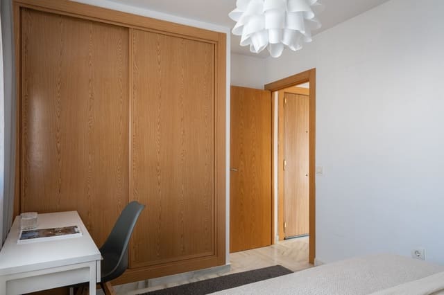 Huoneisto myytävänä paikassa Fuengirola mukana uima-altaan - 285 000 € (Ref: 9454736)