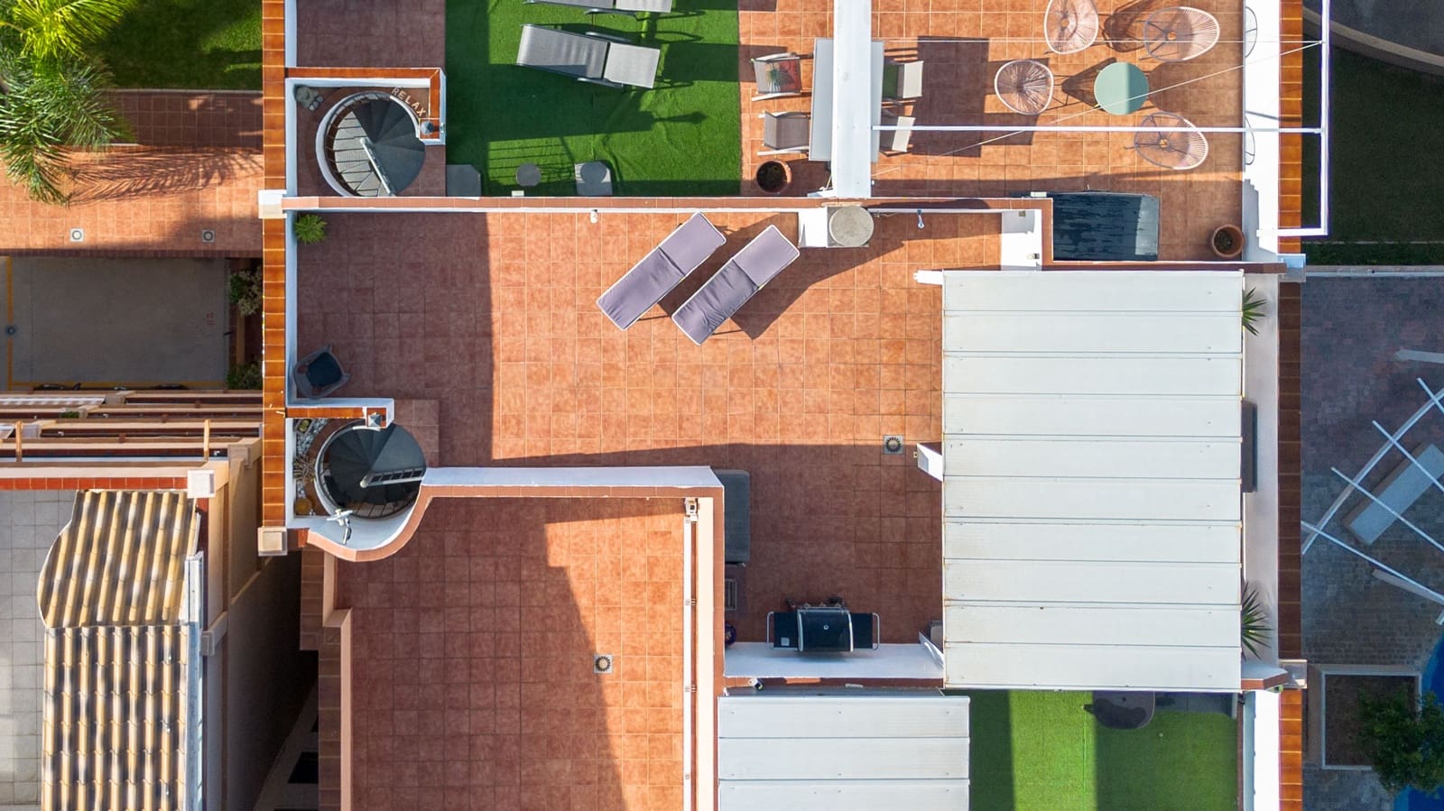 Huoneisto myytävänä paikassa Fuengirola mukana uima-altaan - 285 000 € (Ref: 9454736)