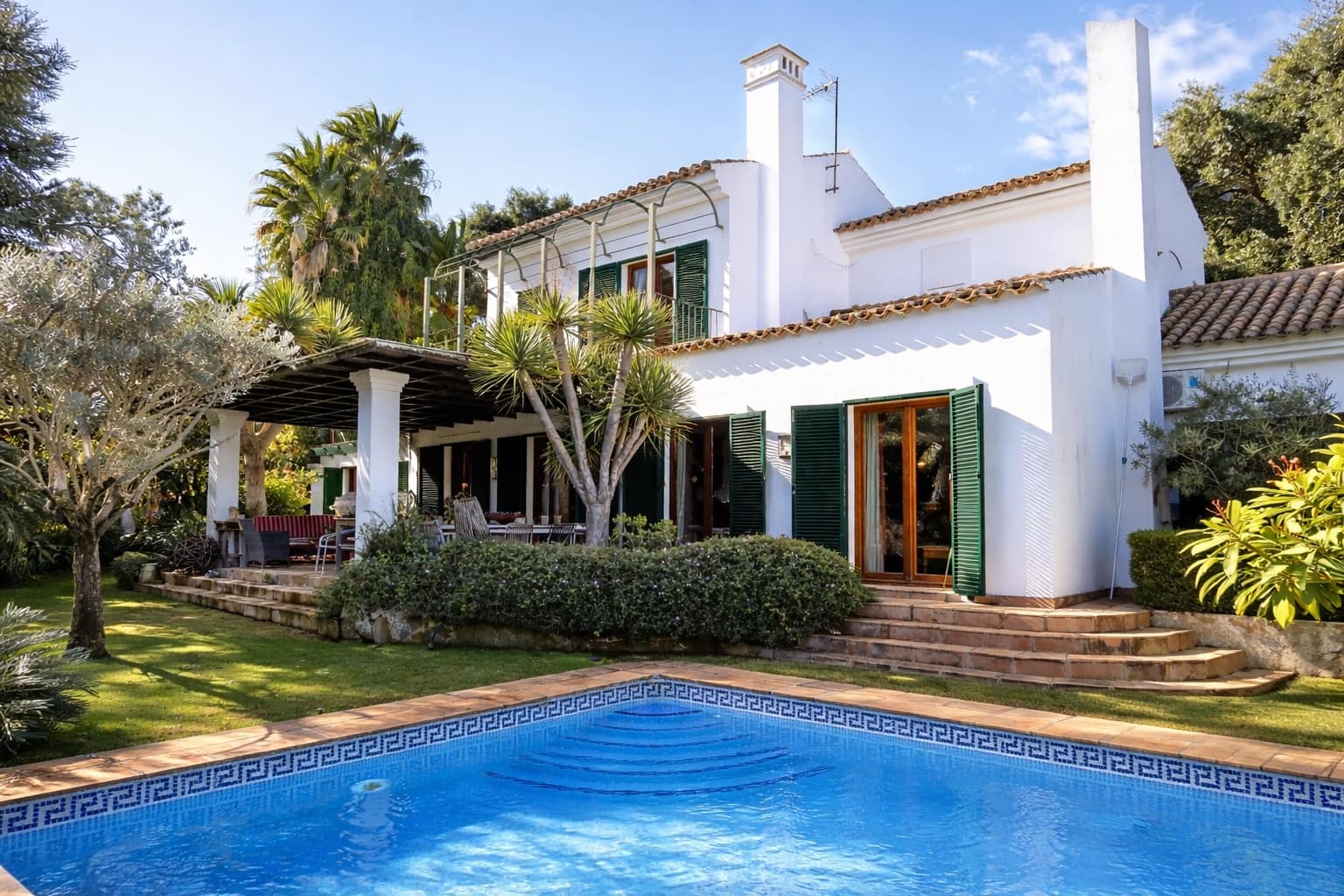 5 makuuhuone Huvila myytävänä paikassa Sotogrande mukana uima-altaan - 1 850 000 € (Ref: 9461861)