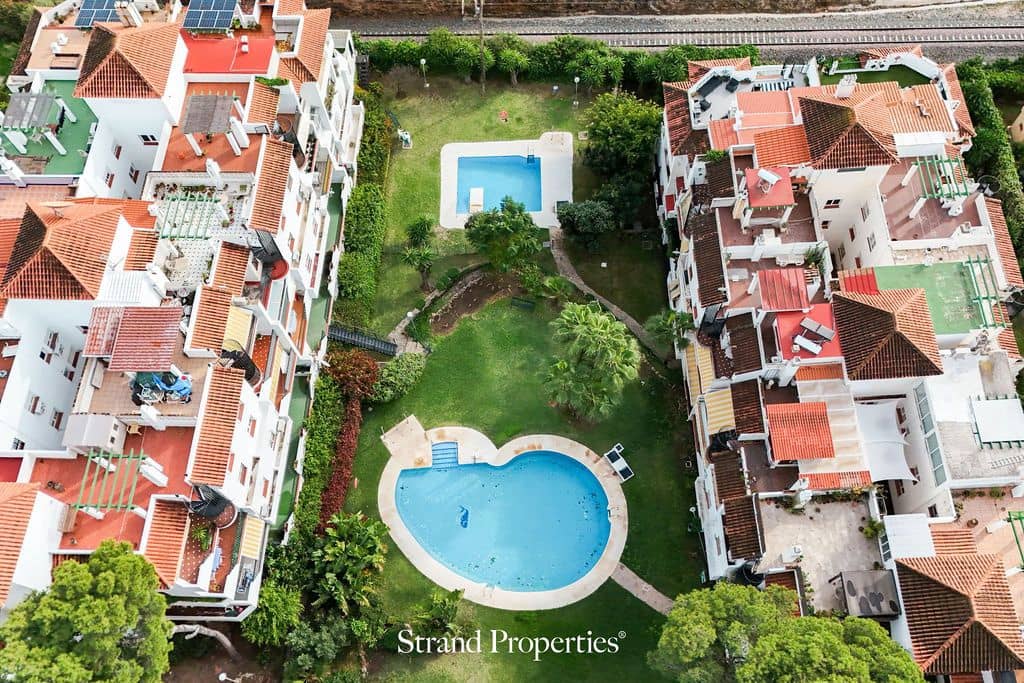 2 bedroom Apartment for sale in Torremolinos with pool - € 345,000 (Ref: 9465927)