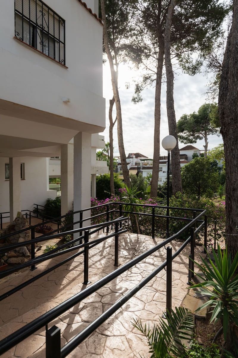 2 bedroom Apartment for sale in Torremolinos with pool - € 345,000 (Ref: 9465927)