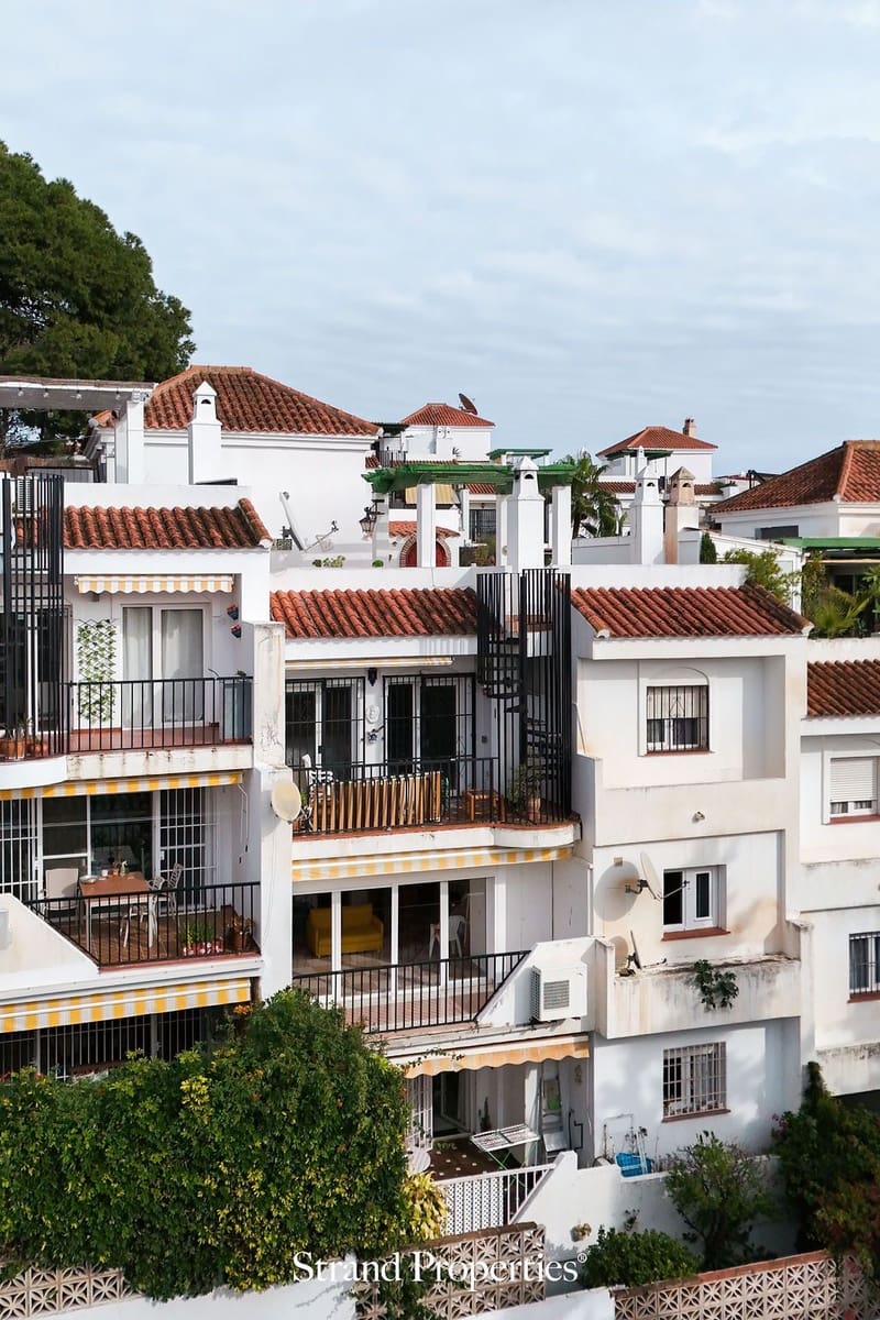 2 bedroom Apartment for sale in Torremolinos with pool - € 345,000 (Ref: 9465927)