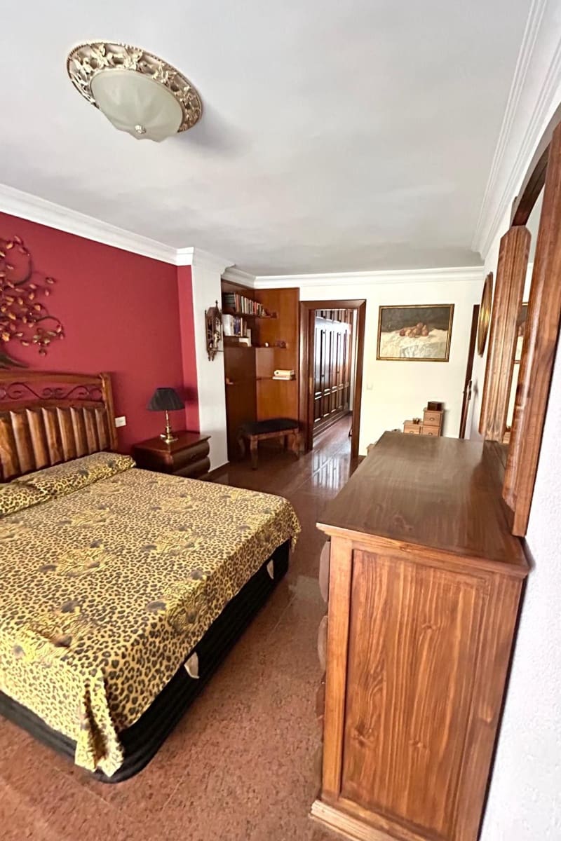 4 bedroom Flat for sale in Fuengirola - € 695,000 (Ref: 9472947)