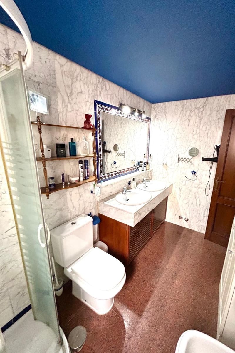 4 bedroom Flat for sale in Fuengirola - € 695,000 (Ref: 9472947)