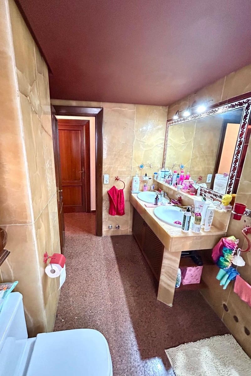 4 bedroom Flat for sale in Fuengirola - € 695,000 (Ref: 9472947)