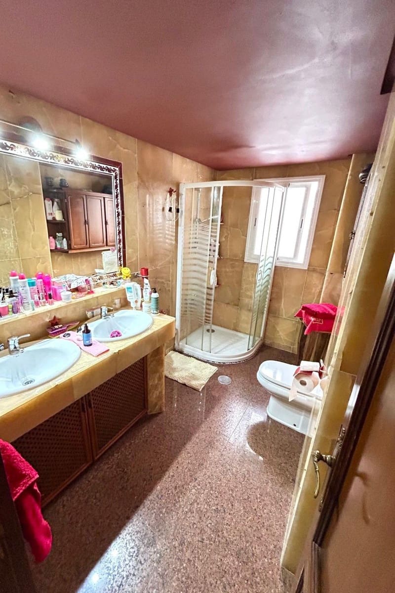 4 bedroom Flat for sale in Fuengirola - € 695,000 (Ref: 9472947)