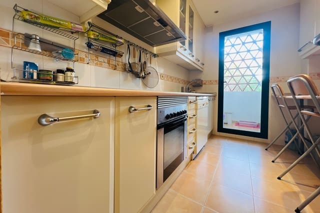 Apartamento de 2 habitaciones en Marbella en venta con piscina - 389.000 € (Ref: 9473535)