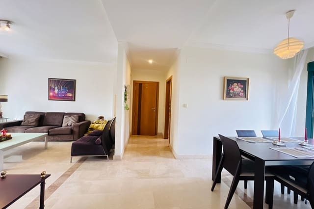 Apartamento de 2 habitaciones en Marbella en venta con piscina - 389.000 € (Ref: 9473535)