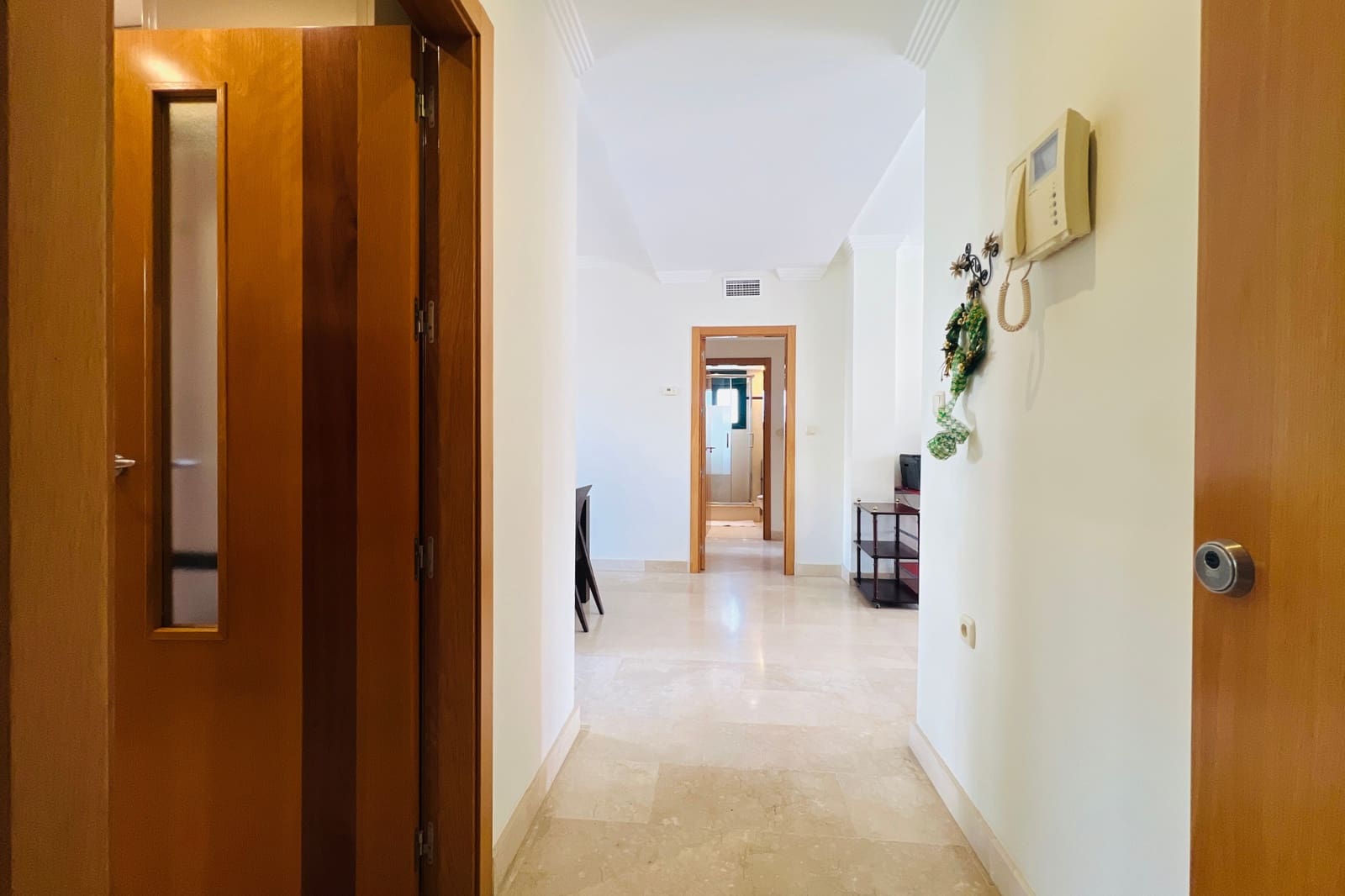 Apartamento de 2 habitaciones en Marbella en venta con piscina - 389.000 € (Ref: 9473535)