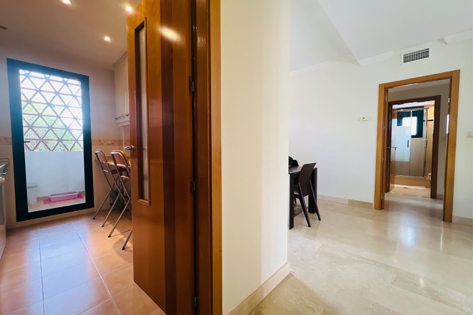 Apartamento de 2 habitaciones en Marbella en venta con piscina - 389.000 € (Ref: 9473535)