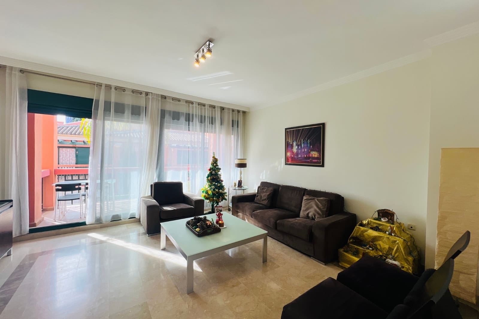 Apartamento de 2 habitaciones en Marbella en venta con piscina - 389.000 € (Ref: 9473535)