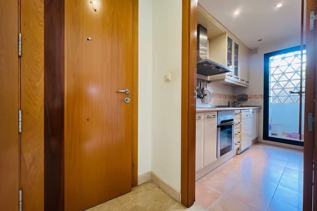 Apartamento de 2 habitaciones en Marbella en venta con piscina - 389.000 € (Ref: 9473535)