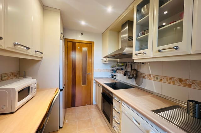 Apartamento de 2 habitaciones en Marbella en venta con piscina - 389.000 € (Ref: 9473535)