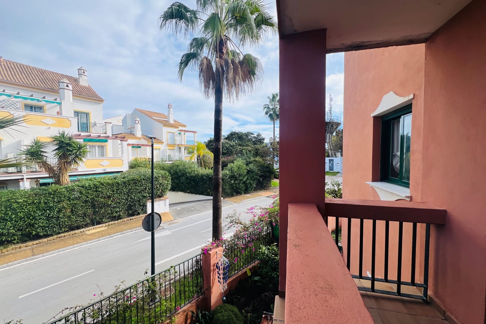 Apartamento de 2 habitaciones en Marbella en venta con piscina - 389.000 € (Ref: 9473535)