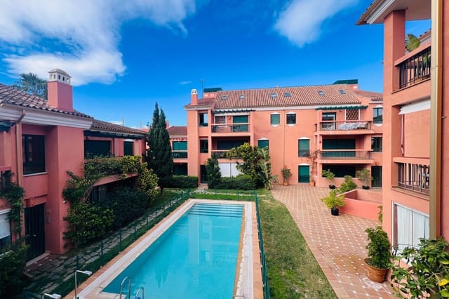Apartamento de 2 habitaciones en Marbella en venta con piscina - 389.000 € (Ref: 9473535)