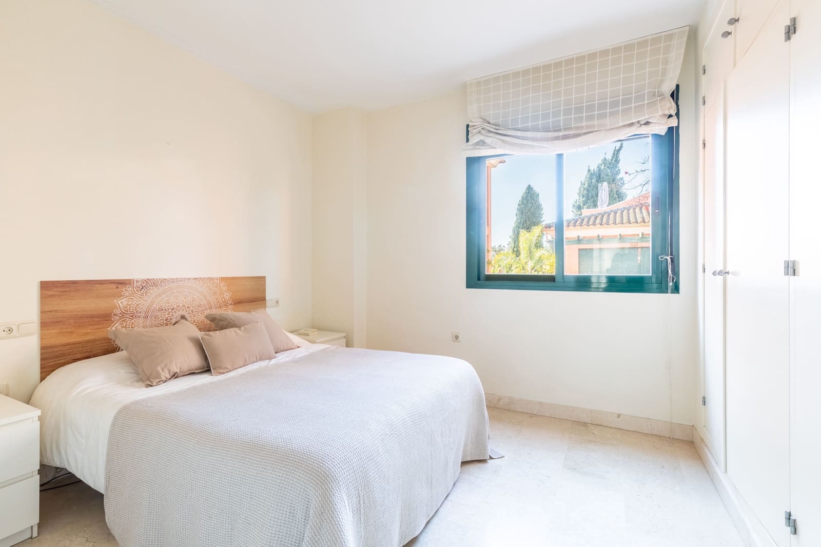 2 bedroom Apartment for sale in Marbella with pool - € 385,000 (Ref: 9473535)