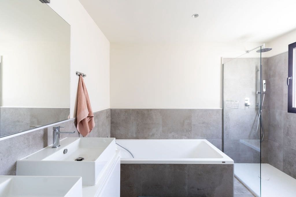 3 bedroom Apartment for sale in Mijas Costa with pool - € 749,000 (Ref: 9475654)