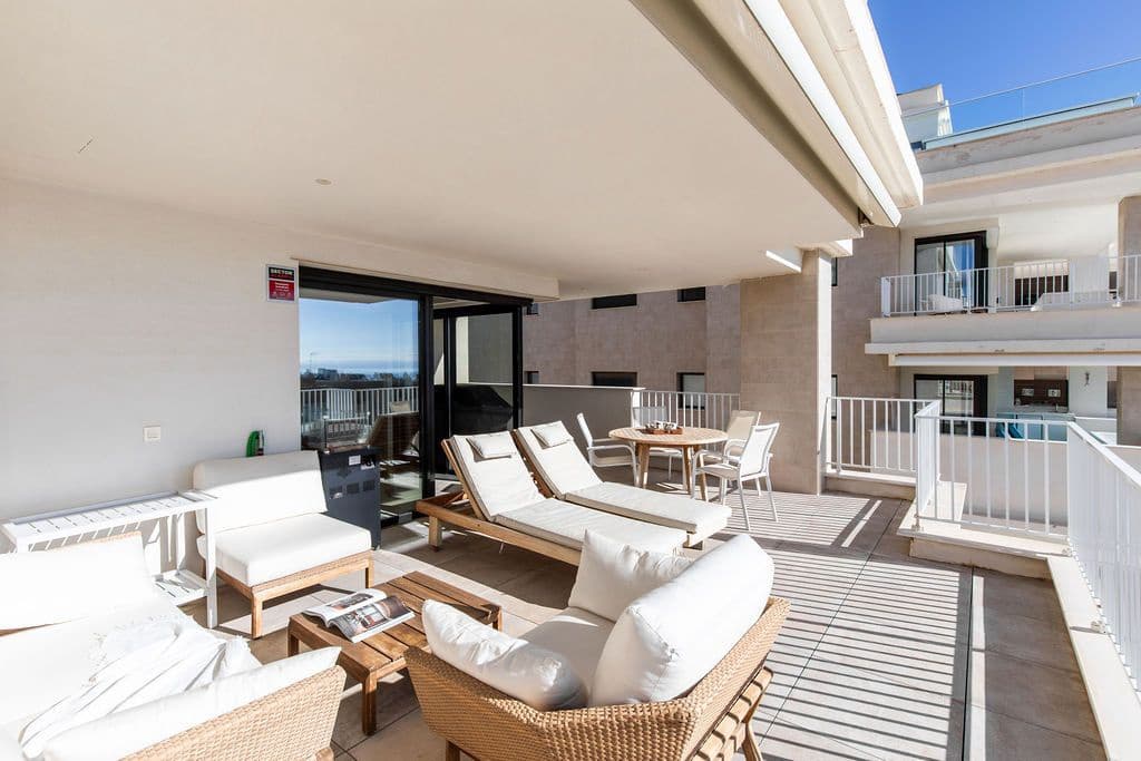 3 bedroom Apartment for sale in Mijas Costa with pool - € 749,000 (Ref: 9475654)