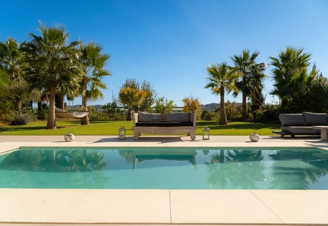 4 Zimmer Villa zu verkaufen in Mijas Costa, Mijas mit Pool - 1.950.000 € (Ref: 9480732)