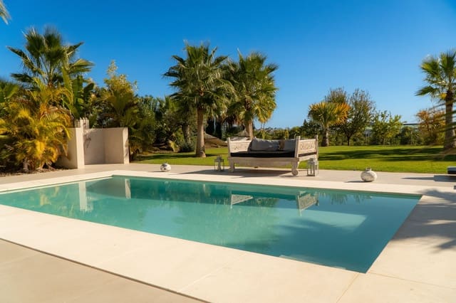 4 Zimmer Villa zu verkaufen in Mijas Costa, Mijas mit Pool - 1.950.000 € (Ref: 9480732)