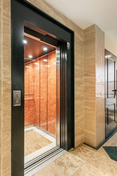 Apartamento de 2 habitaciones en Marbella en venta con piscina - 414.900 € (Ref: 9480923)