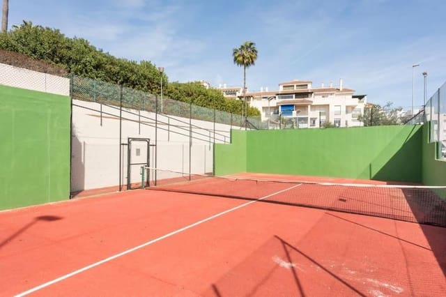 Apartamento de 2 habitaciones en Nueva Andalucía Centro, Marbella en venta con piscina - 414.900 € (Ref: 9480923)