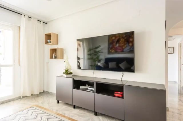 Apartamento de 2 habitaciones en Nueva Andalucía Centro, Marbella en venta con piscina - 414.900 € (Ref: 9480923)