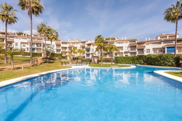 Apartamento de 2 habitaciones en Nueva Andalucía Centro, Marbella en venta con piscina - 414.900 € (Ref: 9480923)