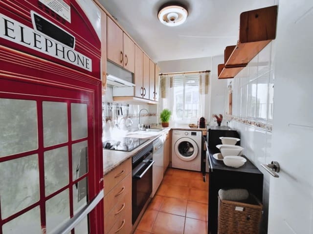 Apartamento de 2 habitaciones en Nueva Andalucía Centro, Marbella en venta con piscina - 414.900 € (Ref: 9480923)