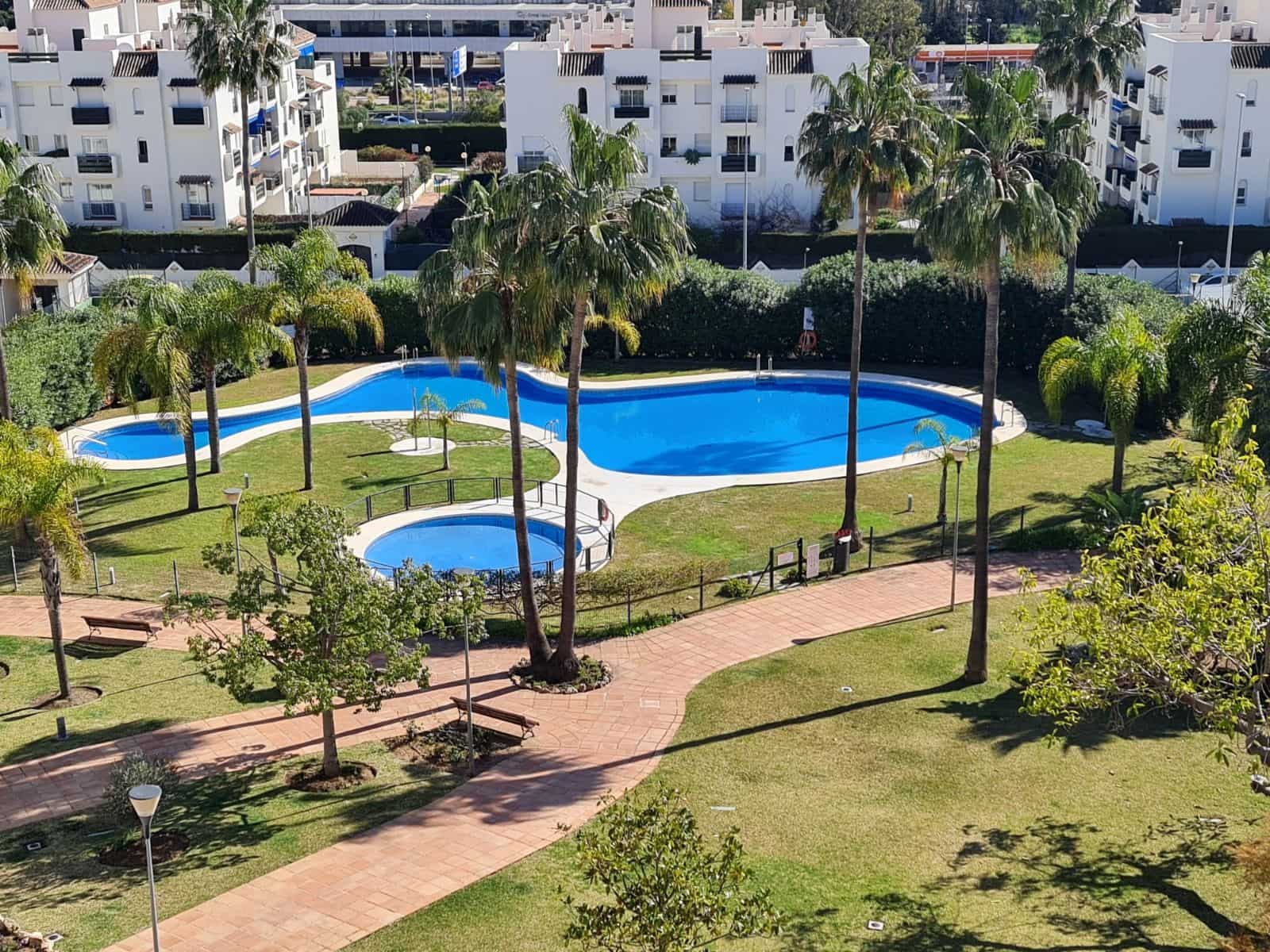 Apartamento de 2 habitaciones en Marbella en venta con piscina - 414.900 € (Ref: 9480923)